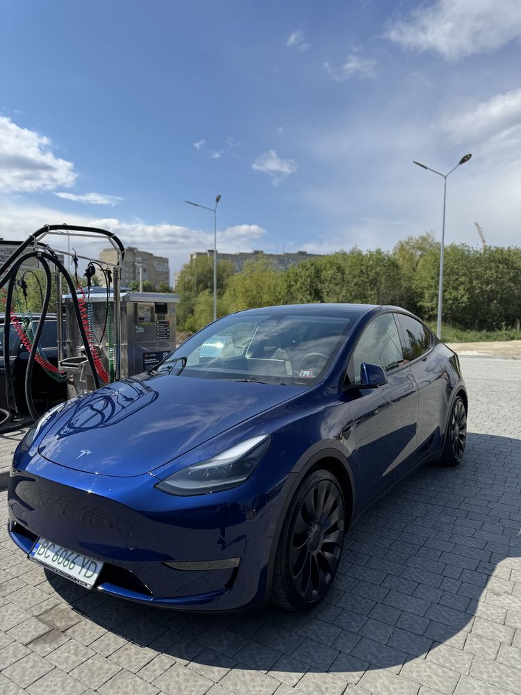 Весільний кортеж Оренда Прокат Tesla Y performance з водієм