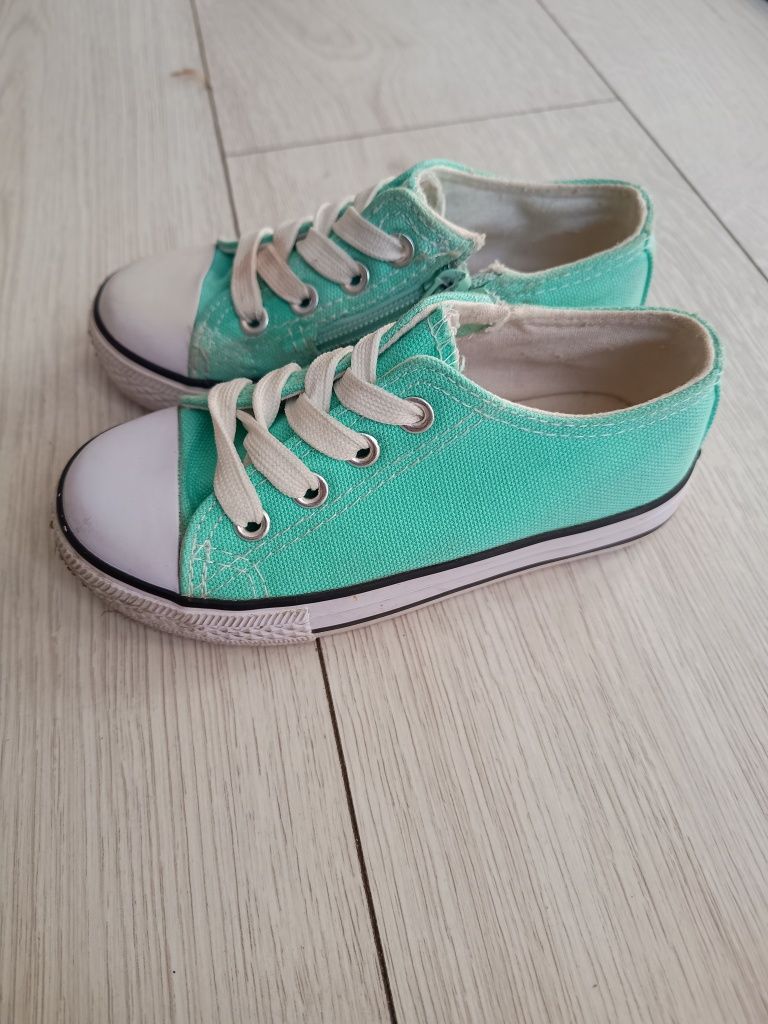 Buty sportowe dla dziewczynki r. 25