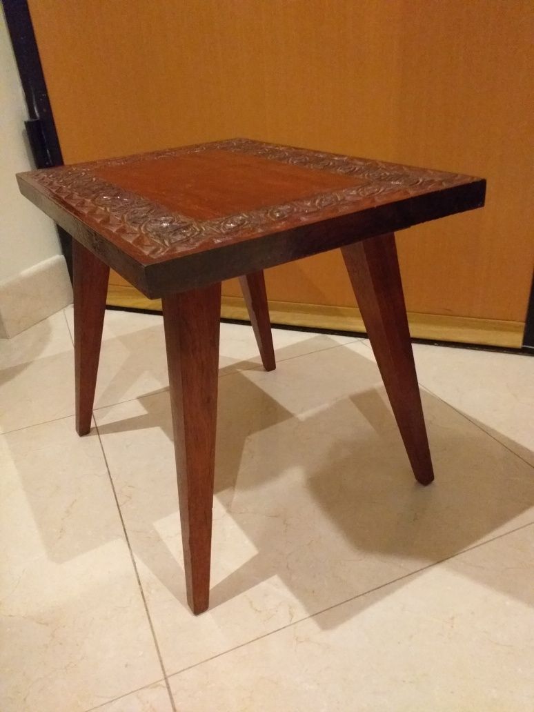 Bonita mesa apoio antiga Moçambique 40x29x33Alt,veja zonas DIAS ÚTEIS