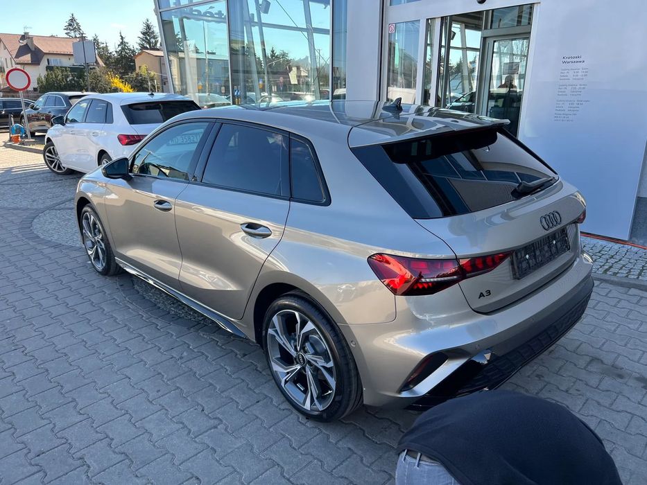 Audi A3 Sportback Przepiszę cesję leasingu - A3 wersja S line -przebieg jedynie 2650 km
