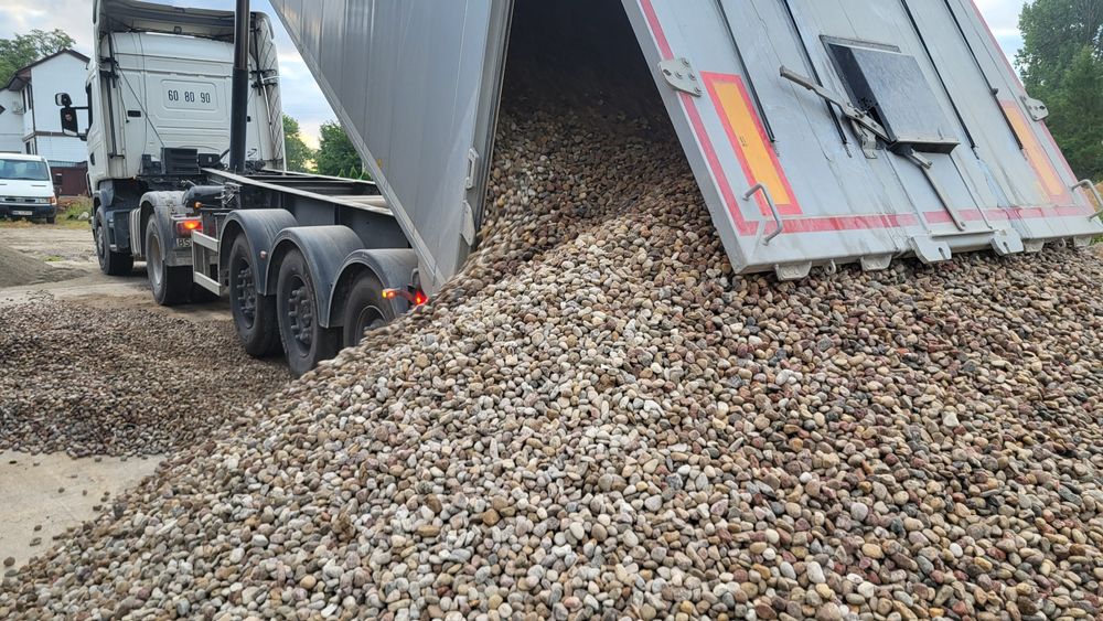 Usługi koparko-ładowarką koparka wykopy melioracja piasek ziemia czarn