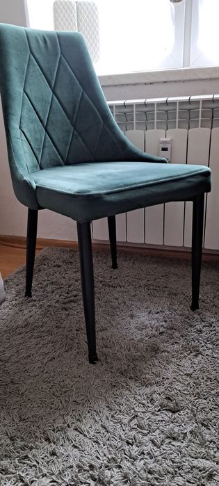 Piękne tapicerowane krzesła fotele Glamour