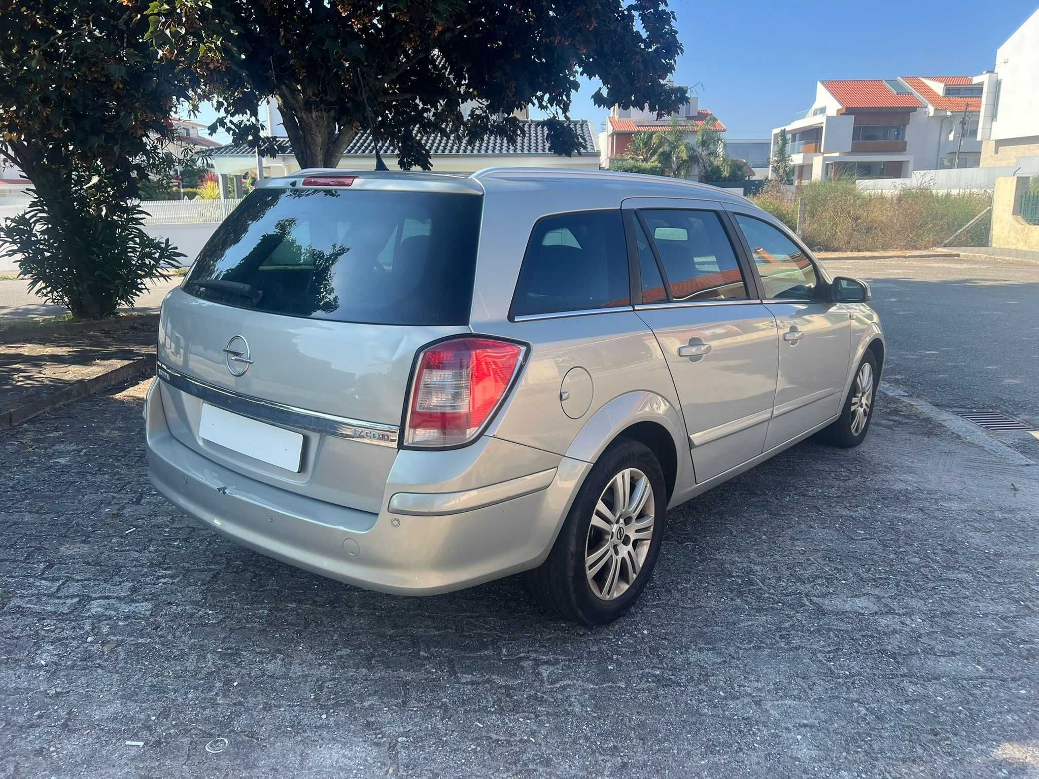 Opel Astra 1.7 Cdti versão COSMO