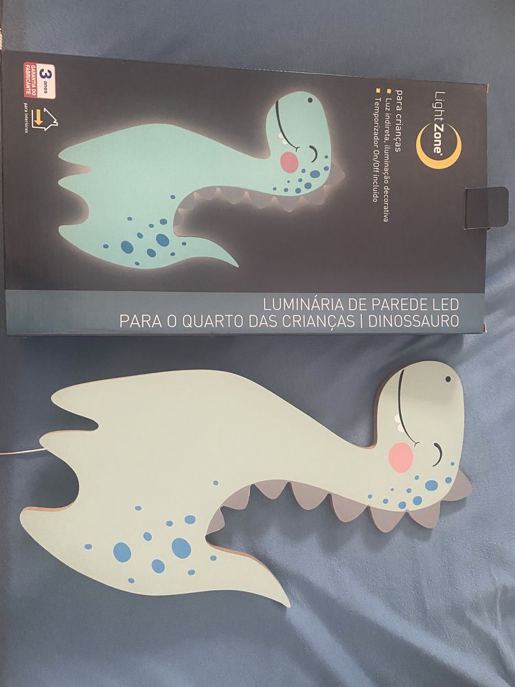 Dinossauro de luz indireta