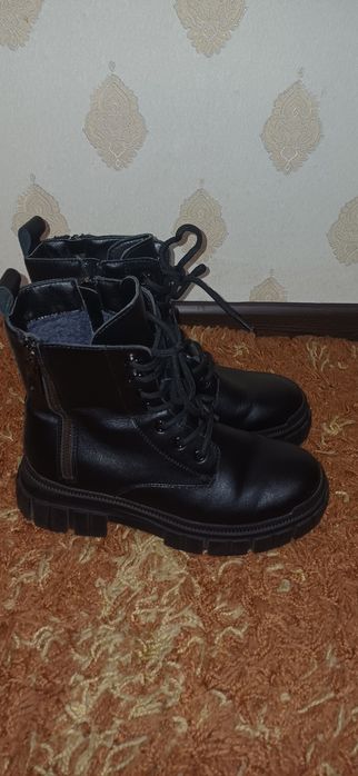 Ботинки зимові жіночі