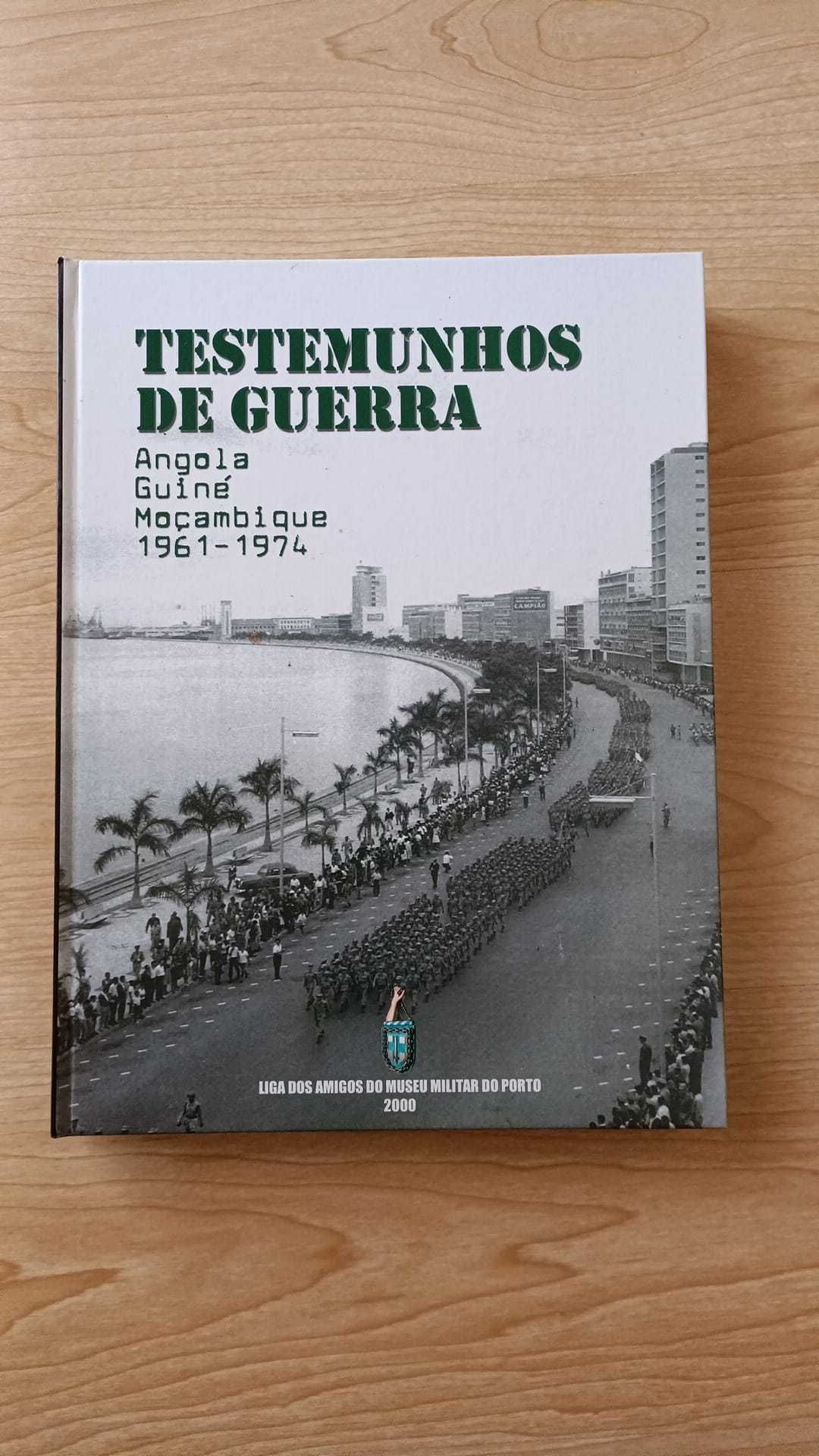 Livro Testemunhos de Guerra Angola Guiné Moçambique 61/74