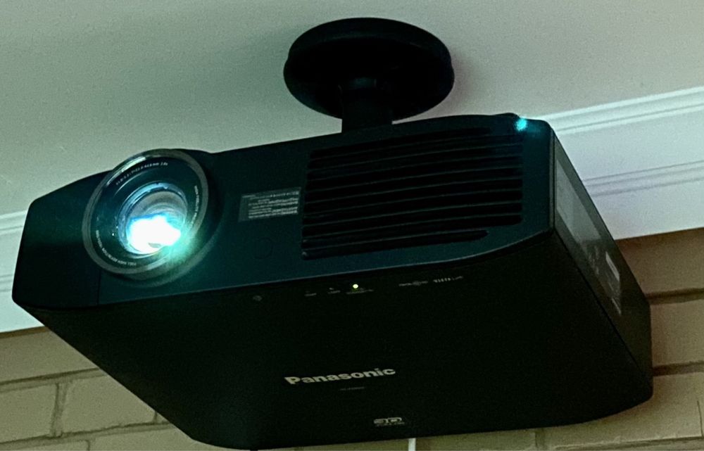 Проектор PANASONIC PT-AE8000