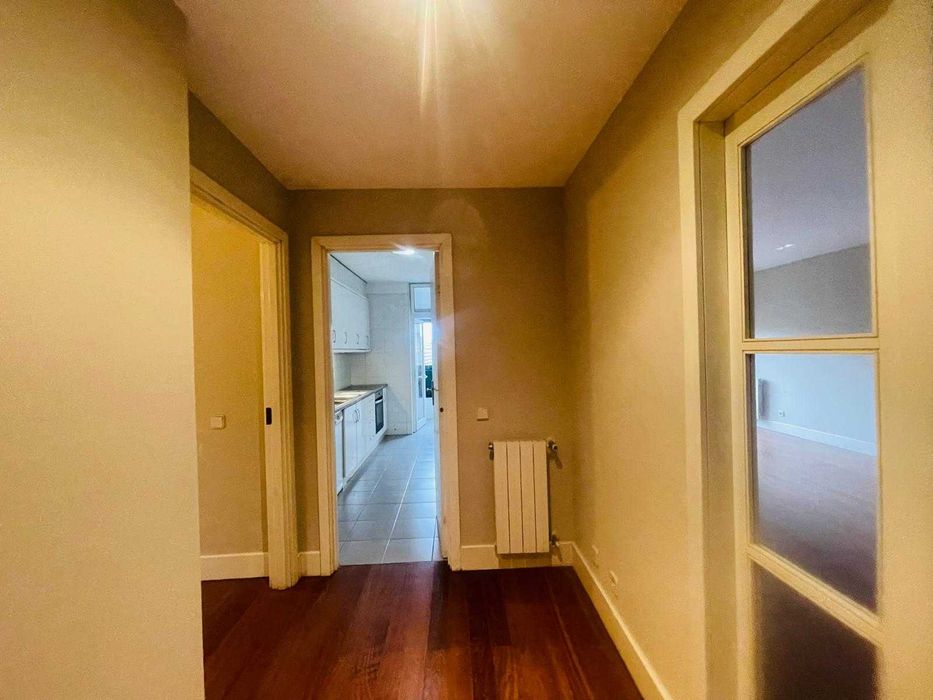 T2 suíte, lugar de garagem e arrumos- Edifício  - Pinheiro Manso