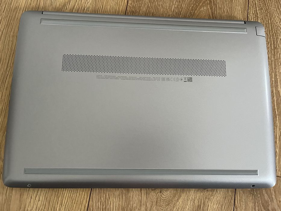 Laptop HP 250 g8