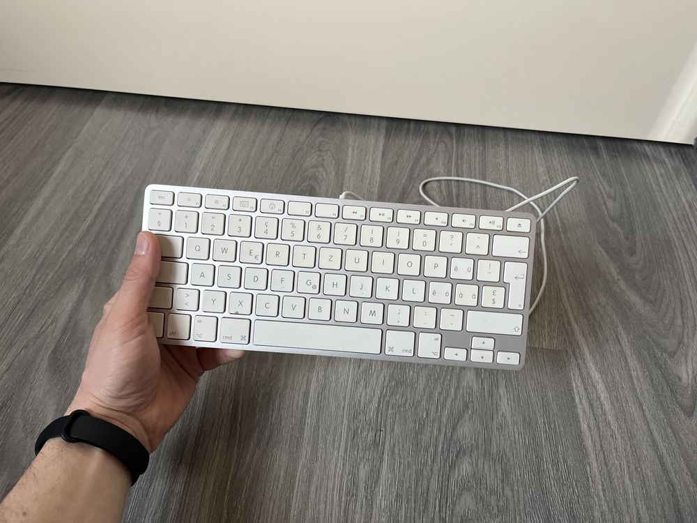 Клавіатура Apple
