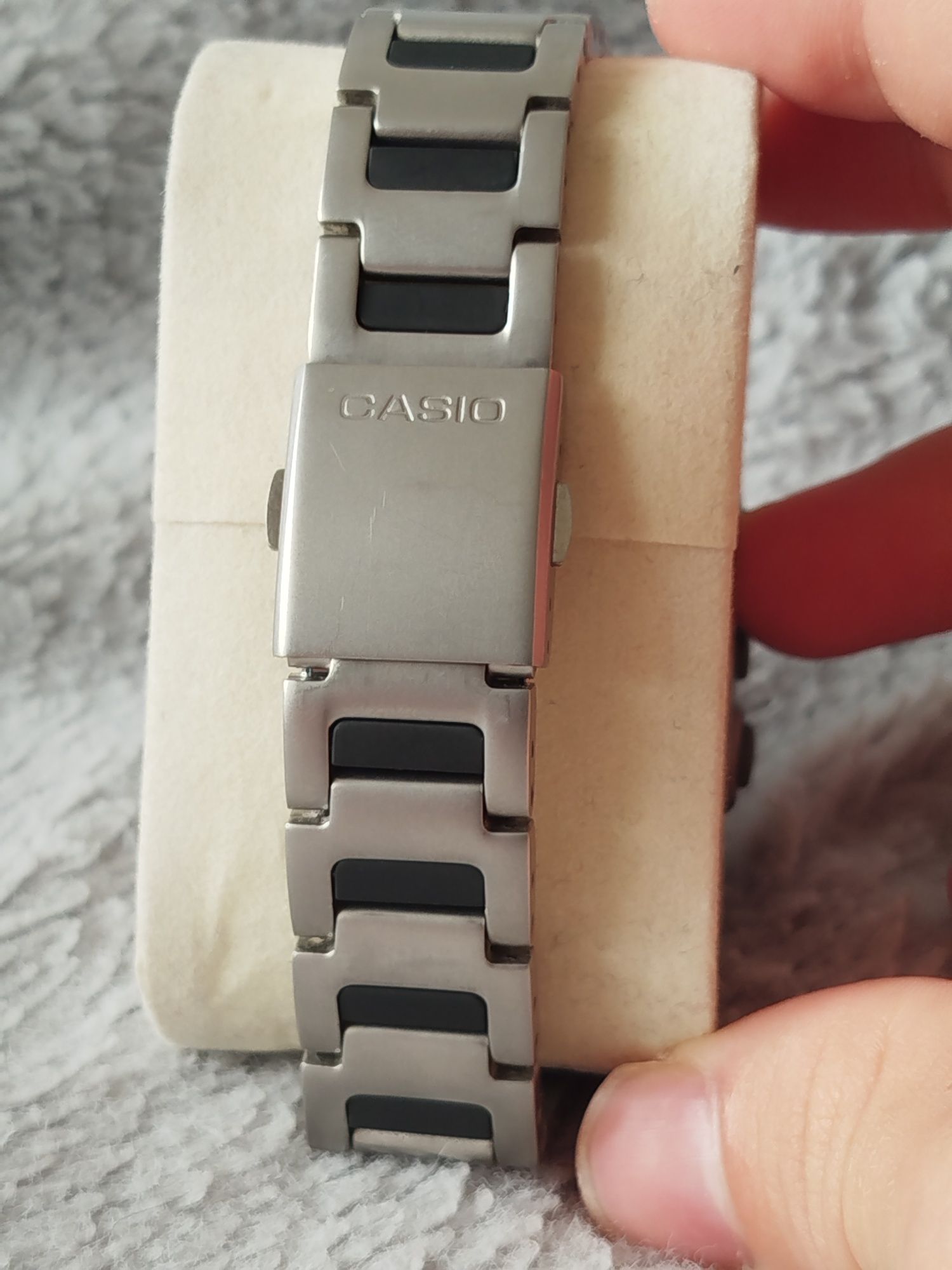 Zegarek Casio Wrist Camera WQV-2 silver digital unisex y2k funky