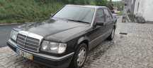 Mercedes E250D w124