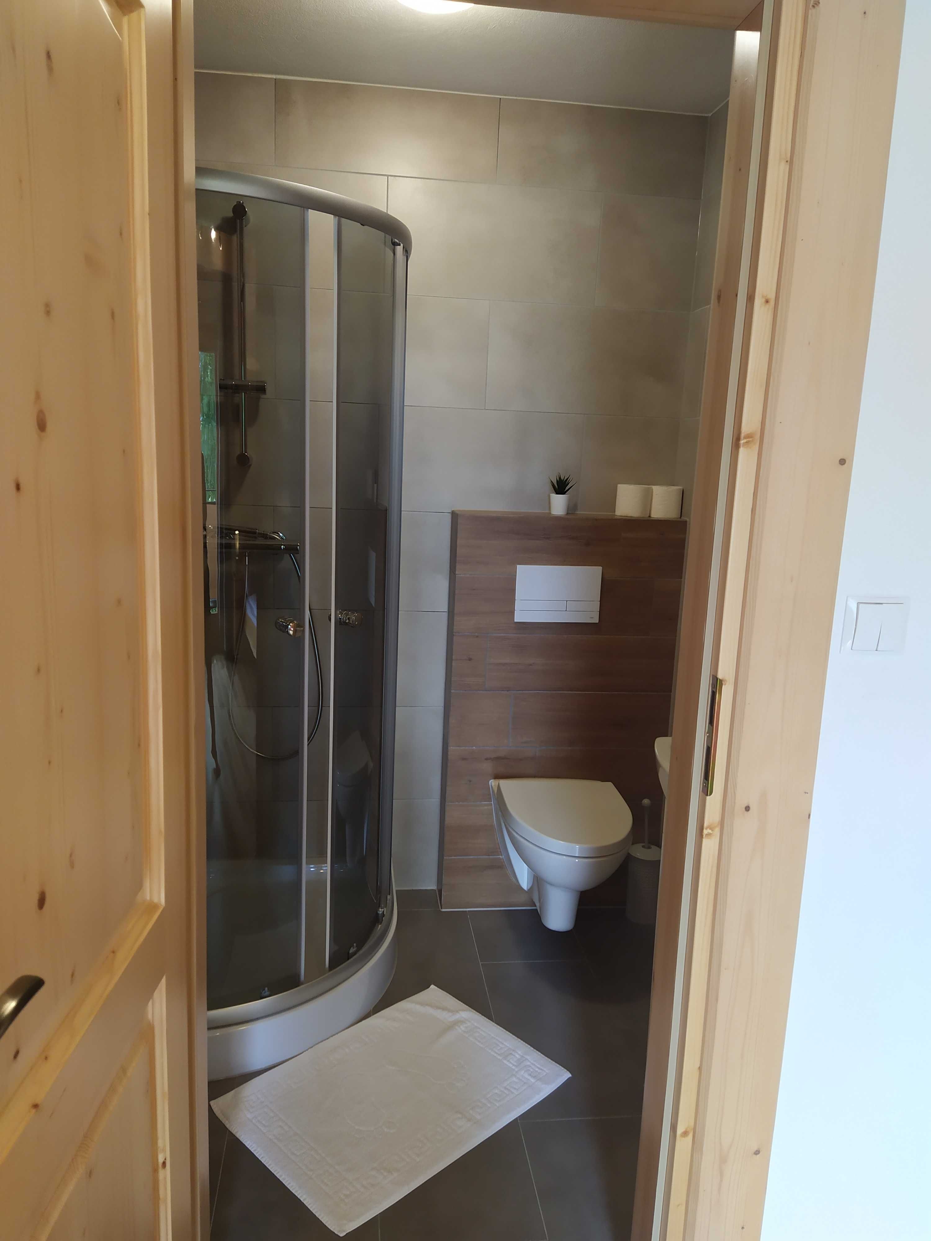 Wakacje!!! Duży dom na wyłączność, pokoje Jacuzzi Willa Cetyniorka