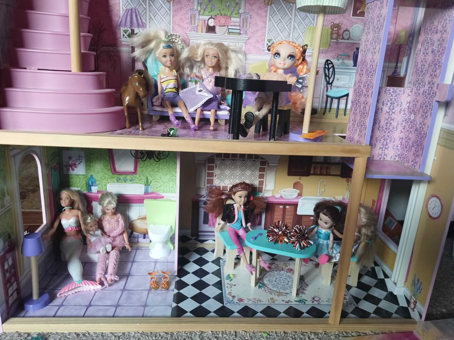 Domek drewniany dla Barbie