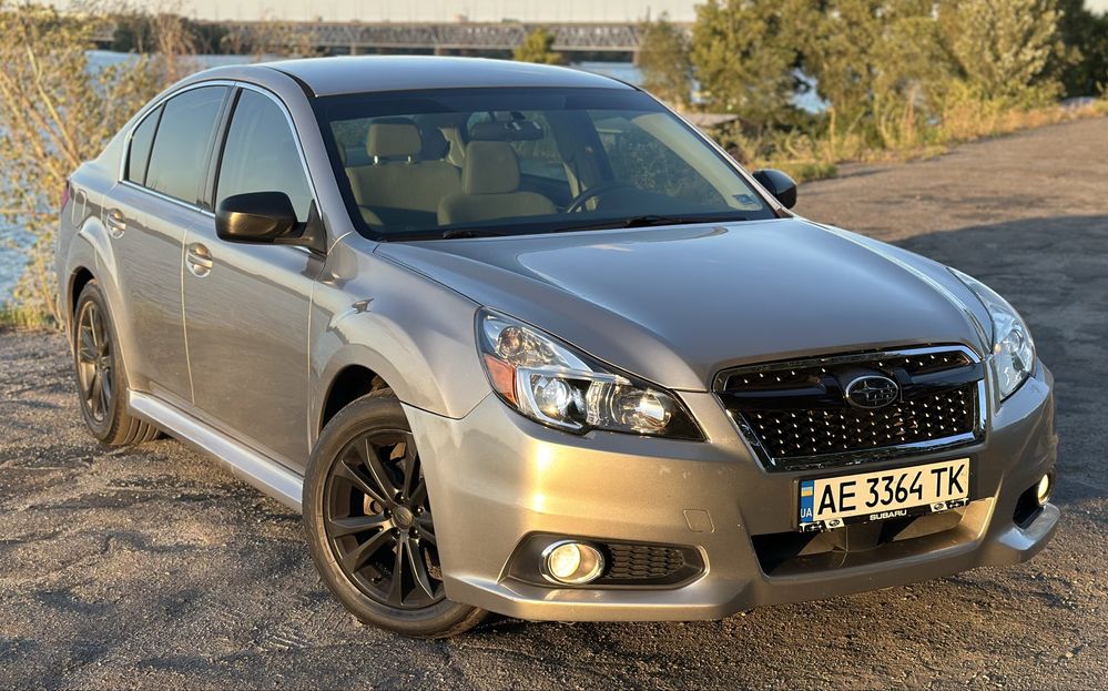 Продам Subaru Legacy 2013 2014 2.5 газ/бензин шикарное состояние