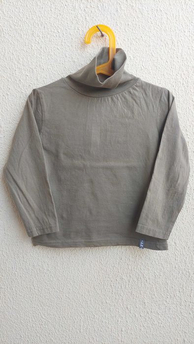Camisola gola alta 4/5 anos