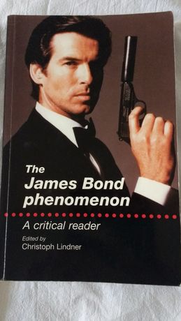 Książka James Bond 007 fenomen, eseje, Craig, Brosnan, Connery, Moore