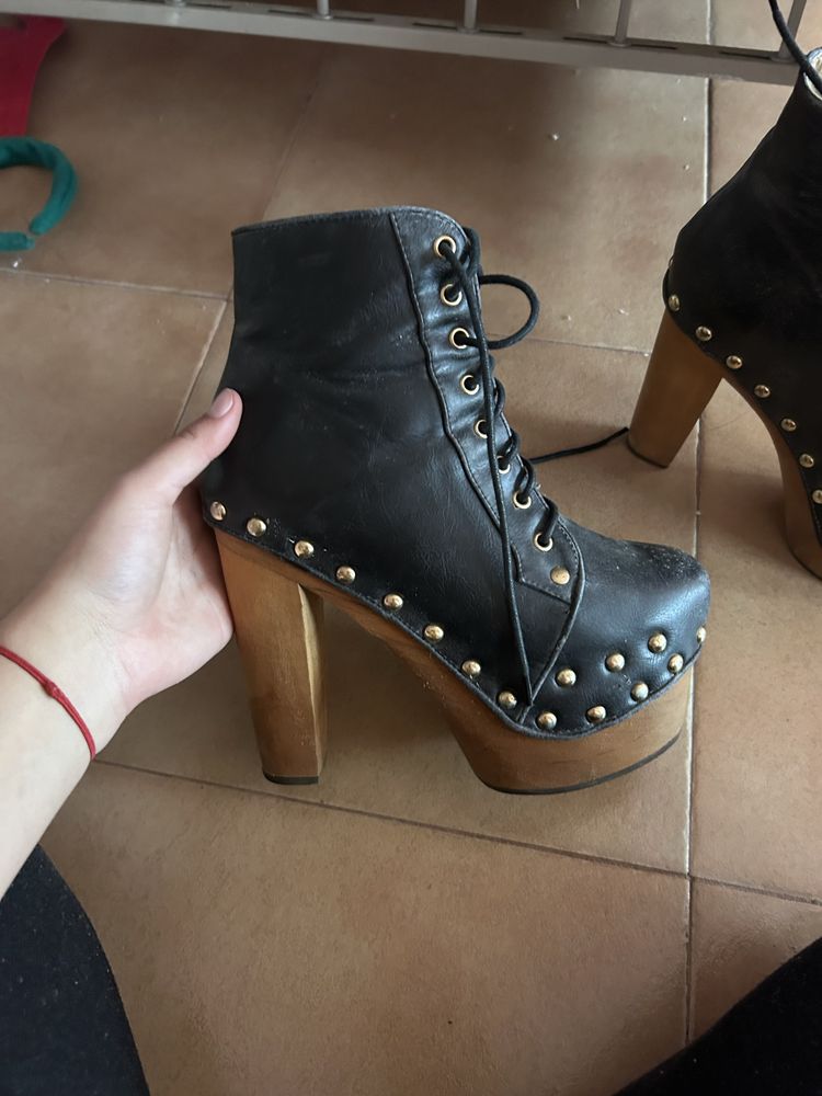 2 pares de sapatos