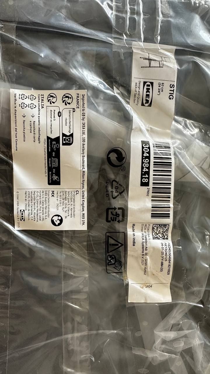 cadeira preta  IKEA