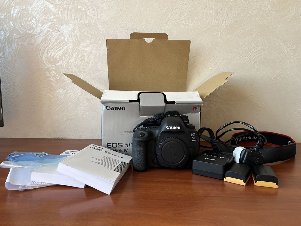 Canon EOS 5d mark IV комплект