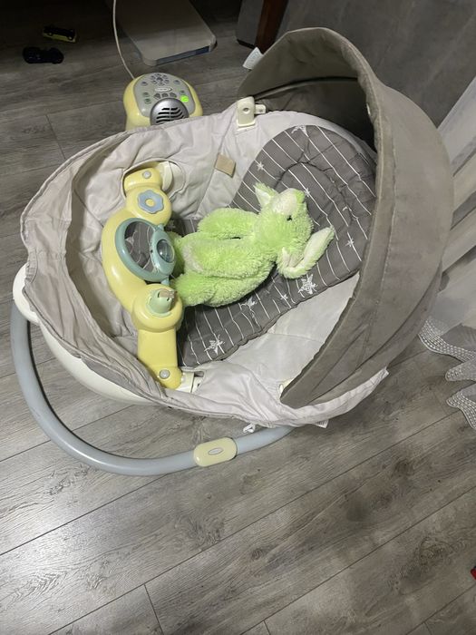 GRACO заколисуючий центр