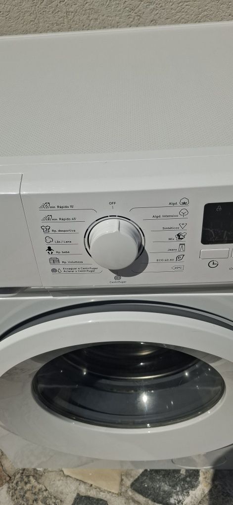 Máquina de Lavar Roupa KUNFT KWM8809 (8 kg - 1400 rpm - Branco)