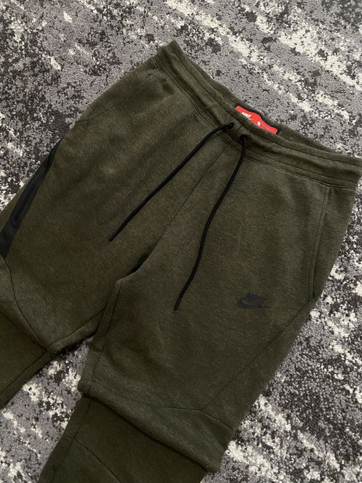 Nike tech fleece Хакі зеленого кольору С-М розмір штани