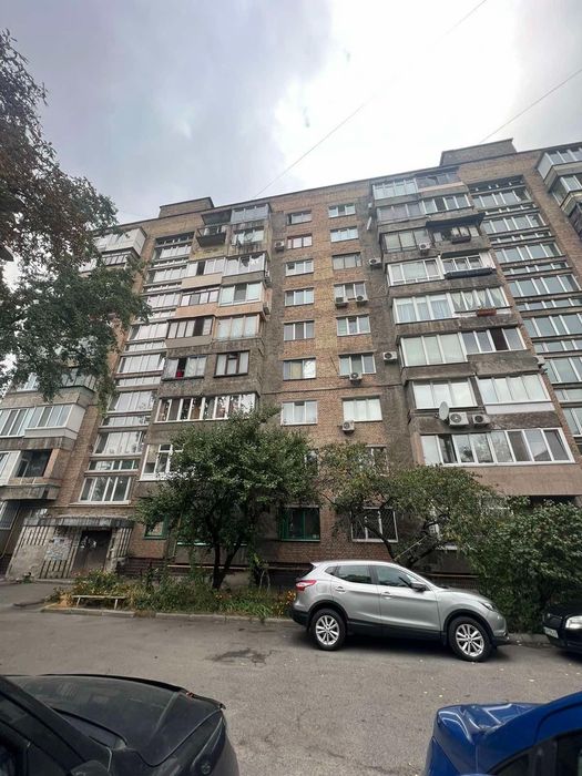 Продам 1-кімнатну квартиру вул. Алматинська 34