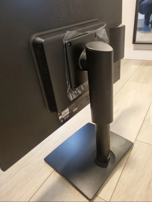 Monitor LG 23" 23CAV42kl em excelente estado, sem transformador