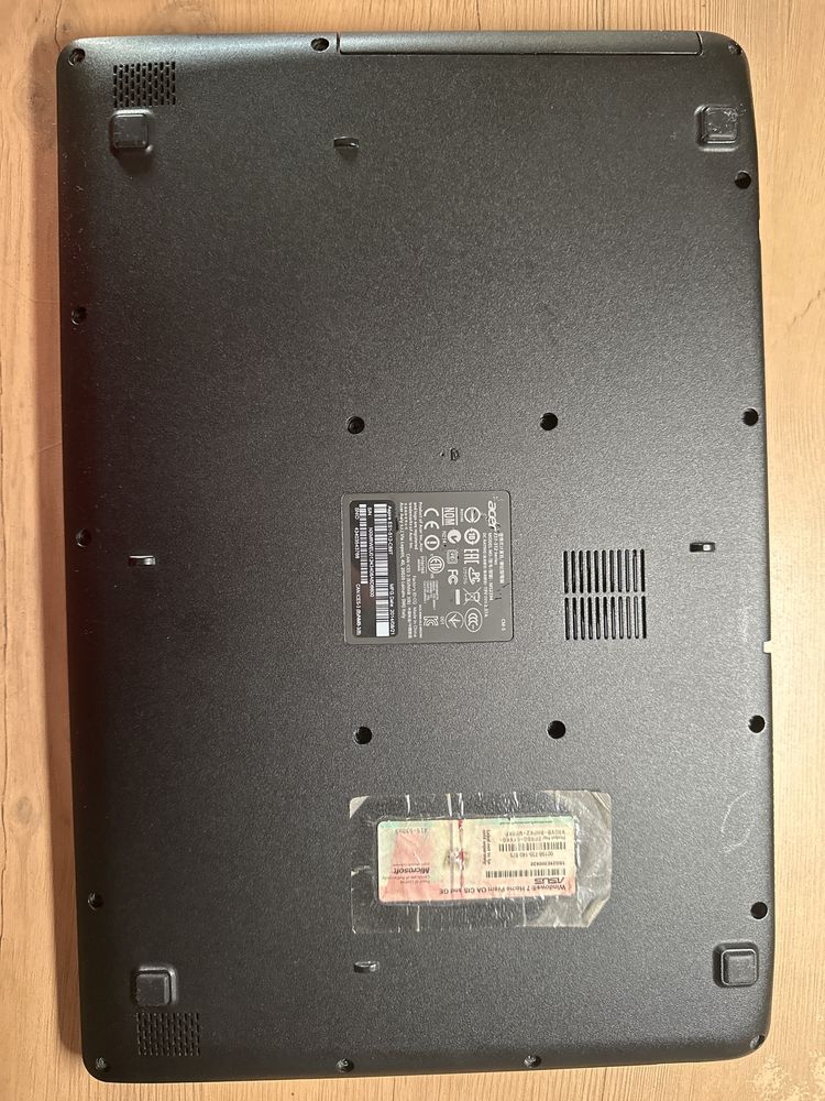 Ноутбук робочий, з віндою Acer Aspire ES1-512-C89T (NX.MRWEU.012)