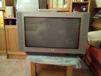 Belíssimo televisor marca SONY. Bom preço.
