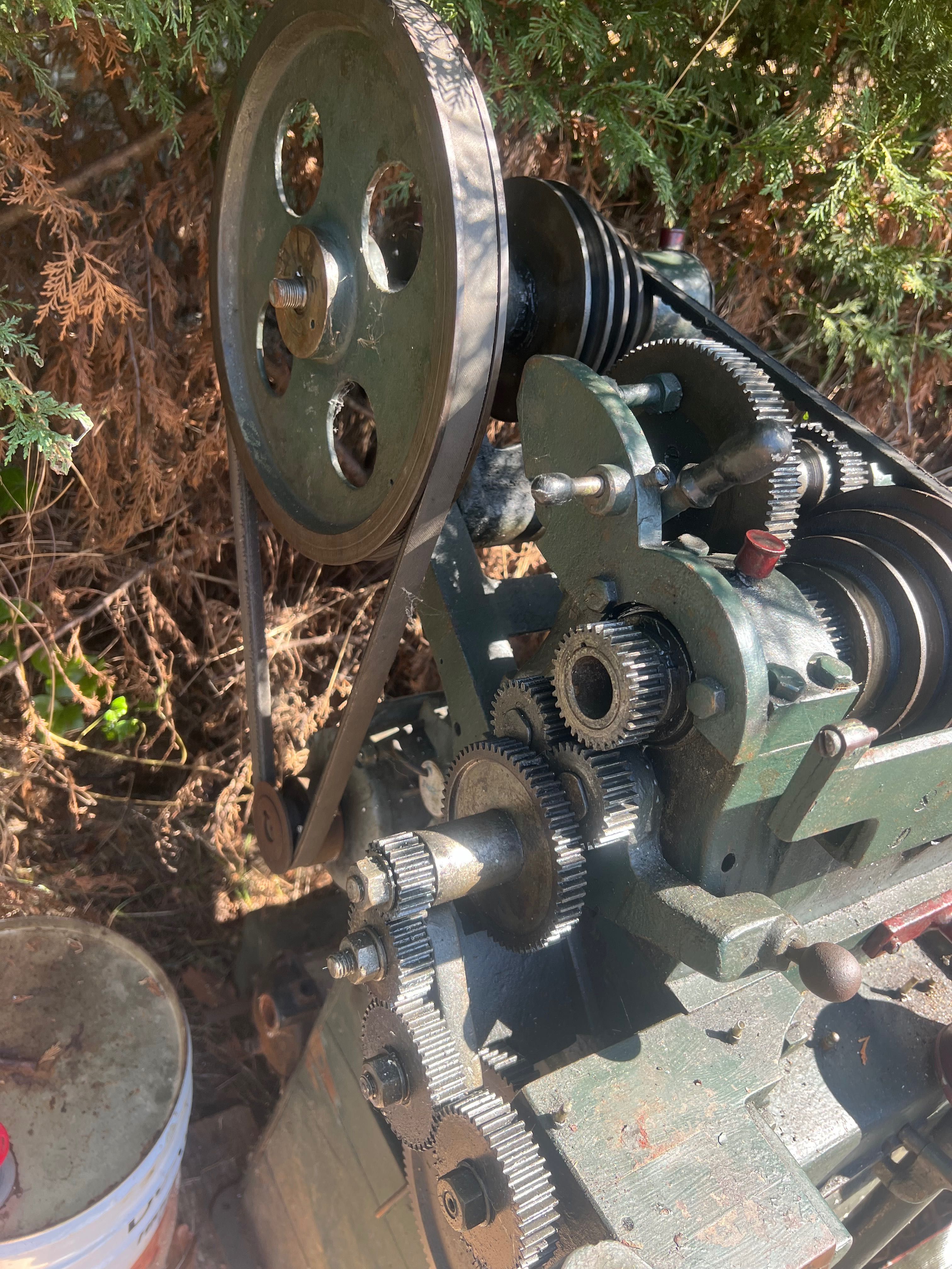 Torno mecânico com motor monofásico