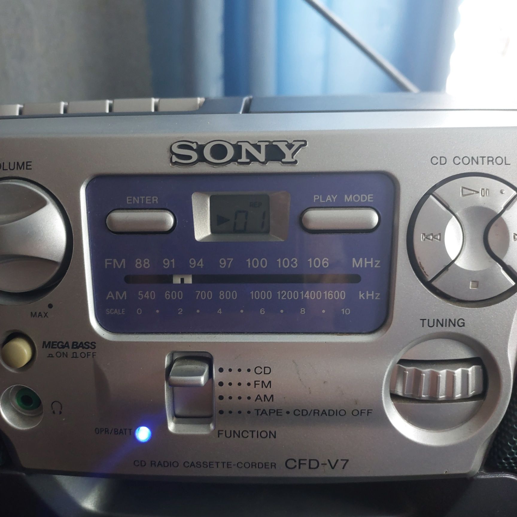 Магнітола з cd програвачем Sony CFD-V7