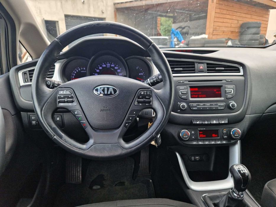 Kia cee'd benzyna turbo !otarty bok