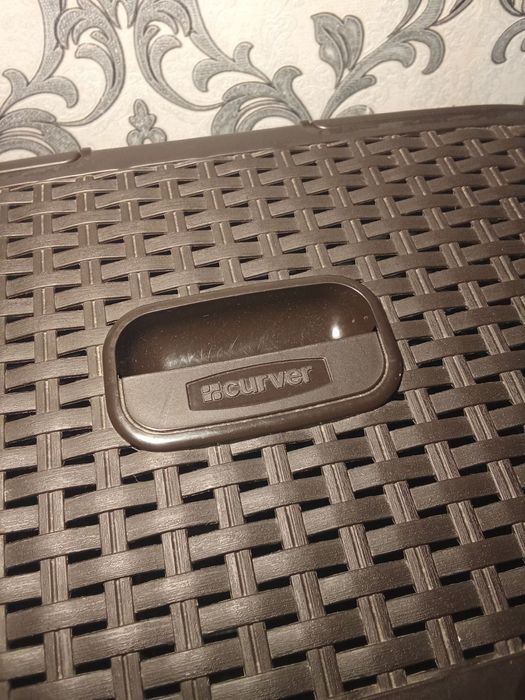 Кошик для білизни Curver Natural Style, та інші ящики і коробки.