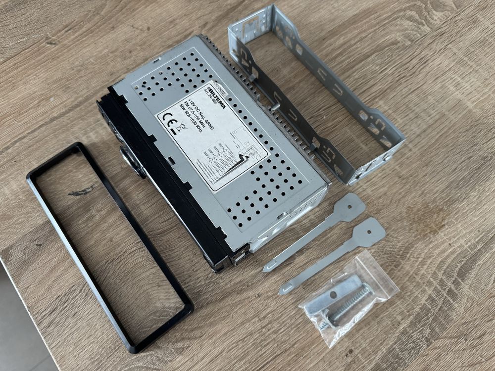 Radio usb Biltema sprawne iso z ramka i kieszenia