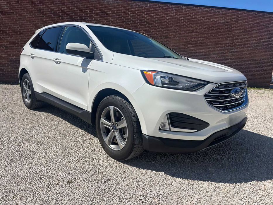 Ford Edge      2021
