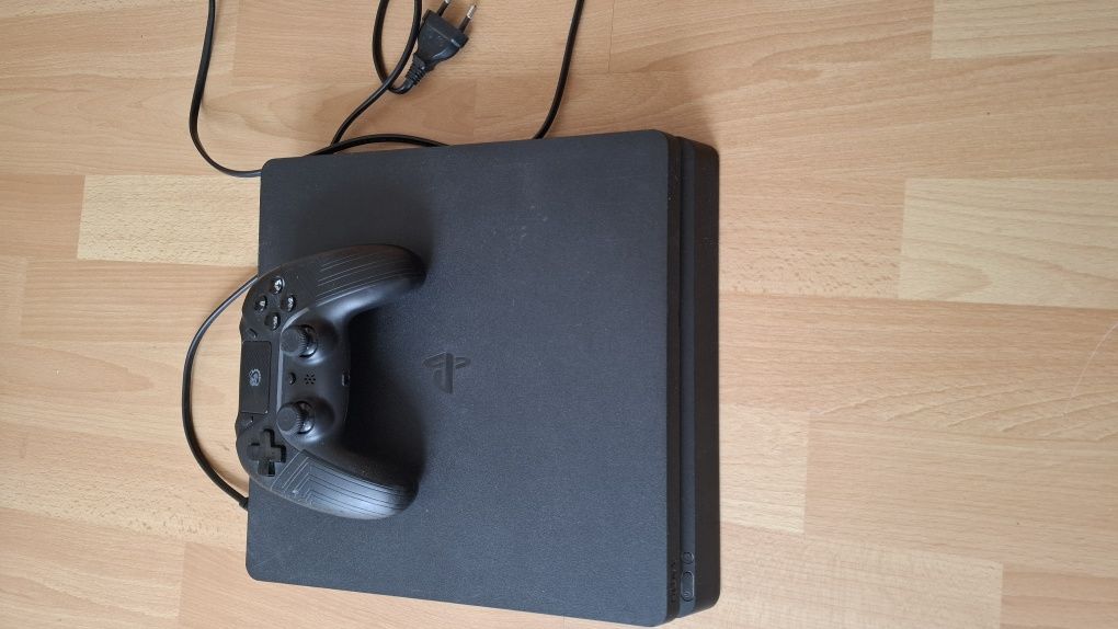 Konsola sony ps4