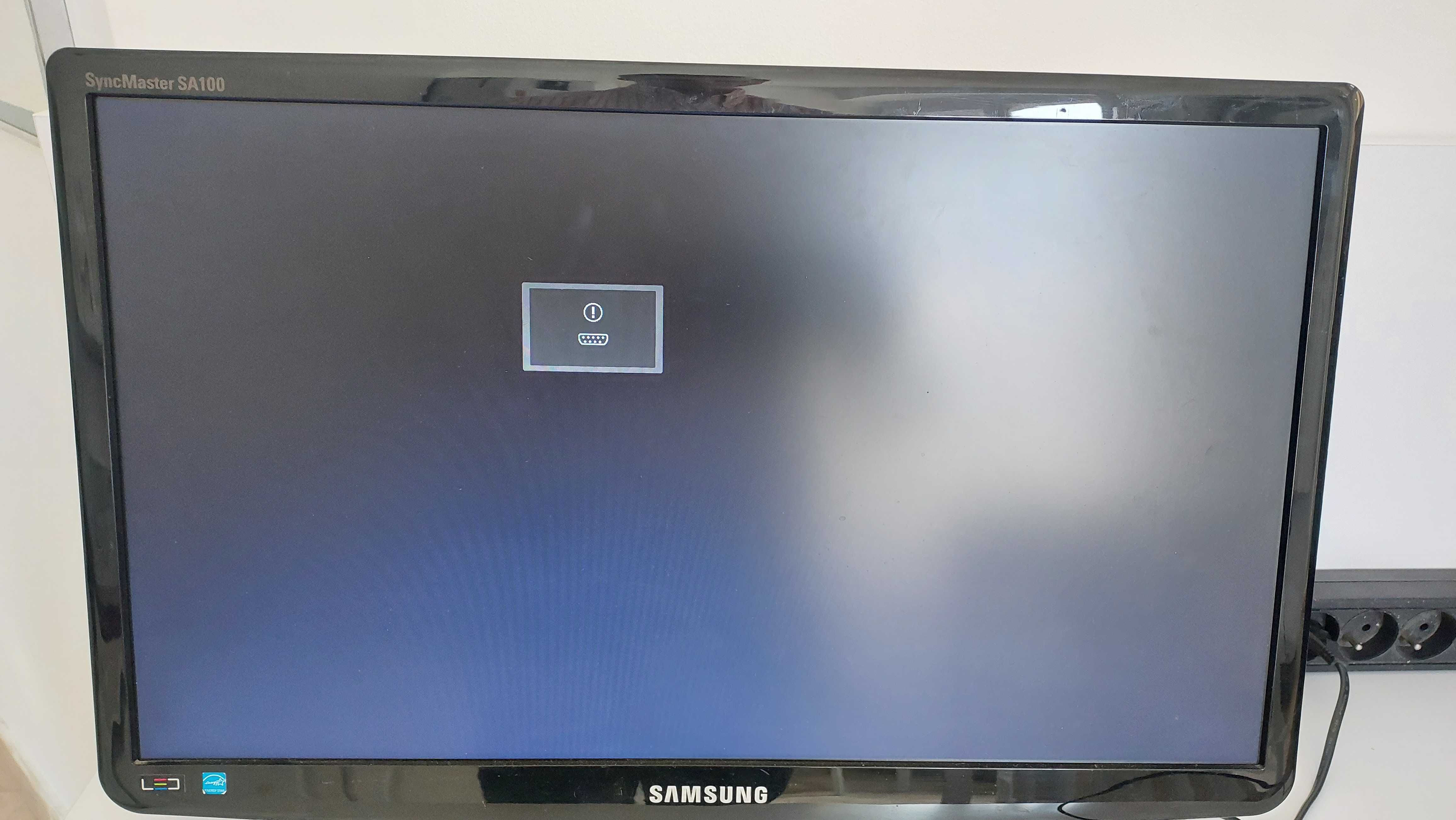 Monitor HD Samsung SyncMaster SA 100, 21,5 cali + ZASILACZ I KABEL