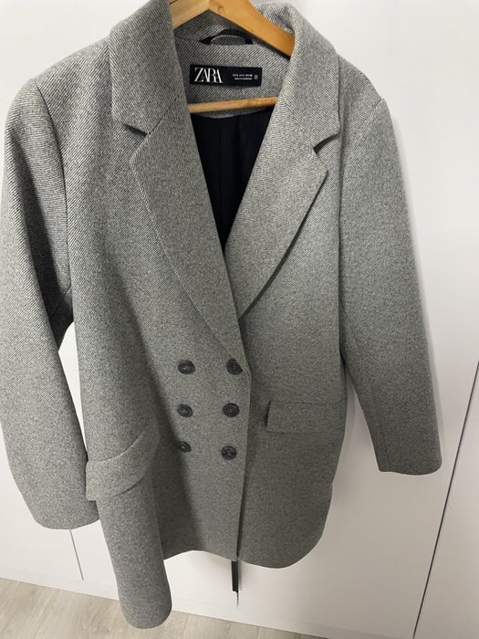 Жіноче сіре пальто Zara