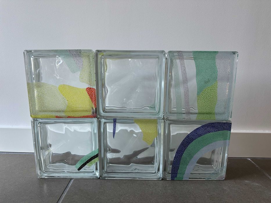 Bloco de vidro transparente ondular 19x19x8cm / com pinturas - 68un.