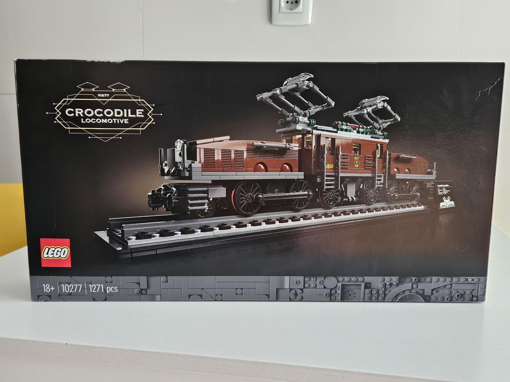 Lego "Locomotive Crocodile" [Creator - 10277]