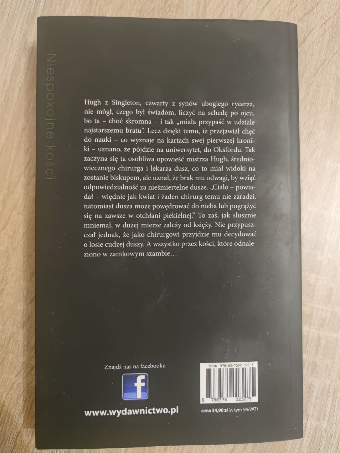 Książka "Niespokojne kości" Melvin R. Starr