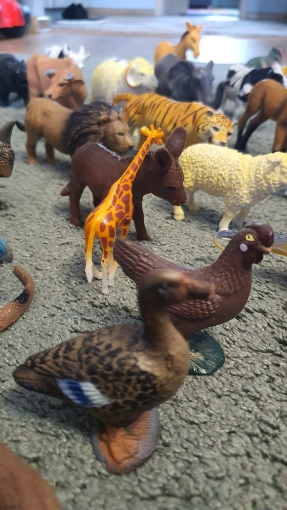 Zwierzęta figurki 44 sztuki
