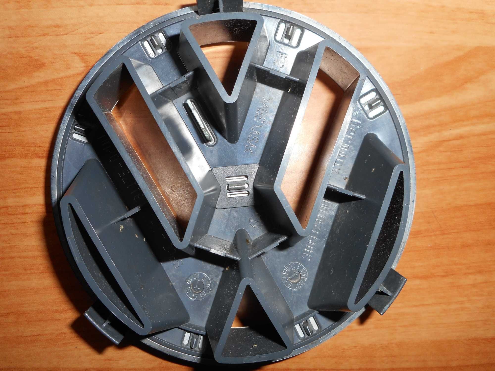 Эмблема значок на решетку радиатора Volkswagen VW,CADDY