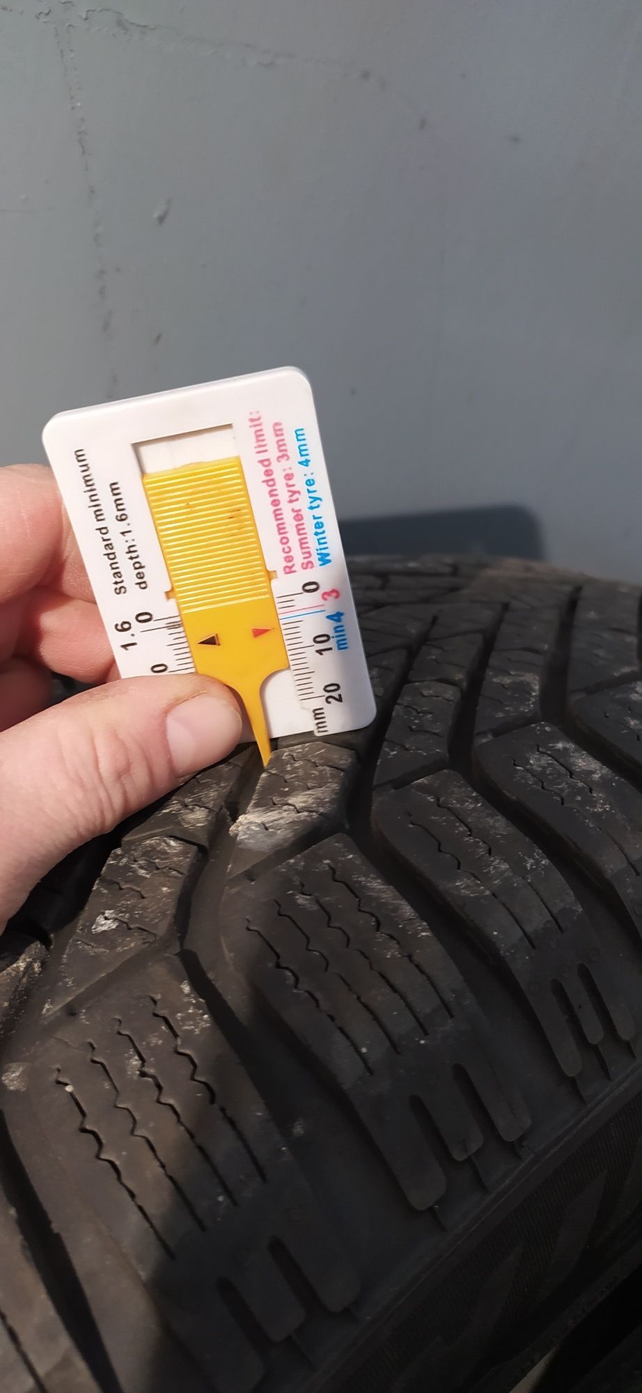 Opony zimowe Pirelli 205/ 60 16