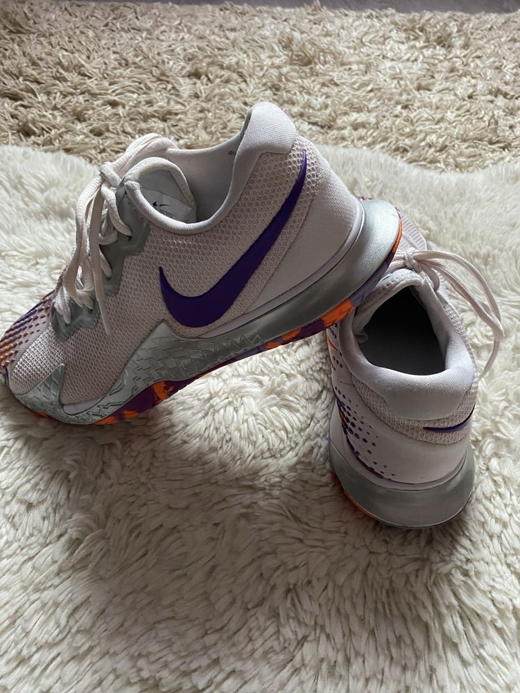 Продам кроссовкиNike