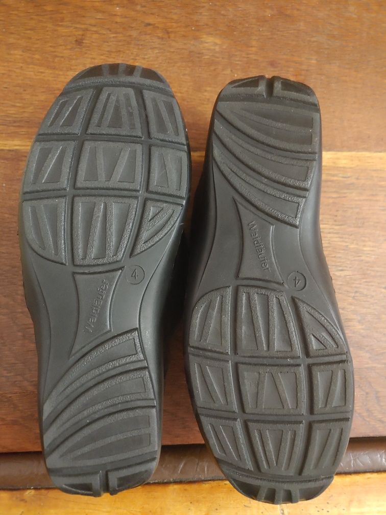 Женские макасины , туфли  р.38 (24см)