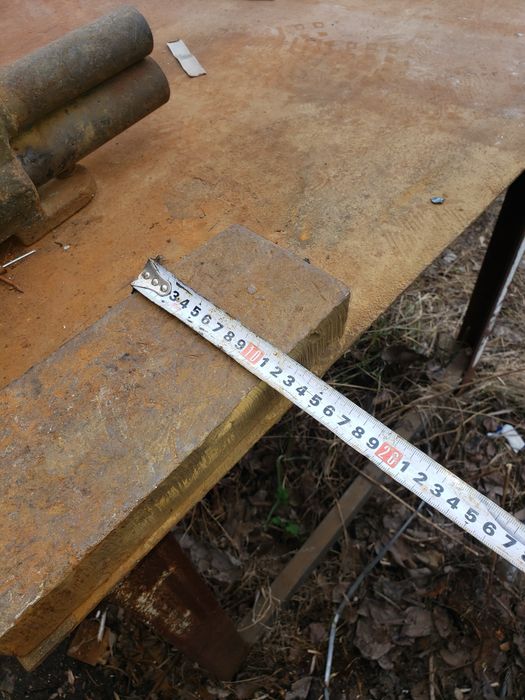 Стол слесарный,с тисками и наковальней