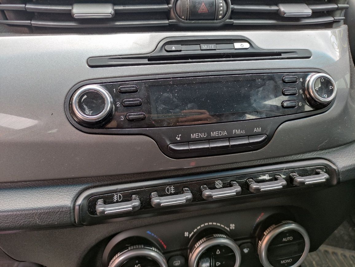 Alfa Romeo giulietta radio